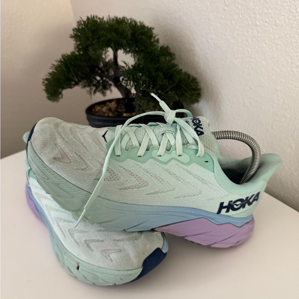 Hoka One One Arahi 6 Women's Shoes - Mint and Lavender - Picture 3 of 9